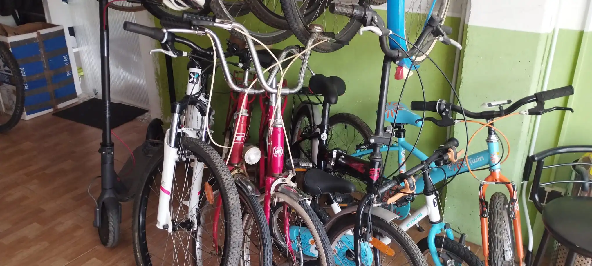Cambio de ruedas en bicicleta urbana